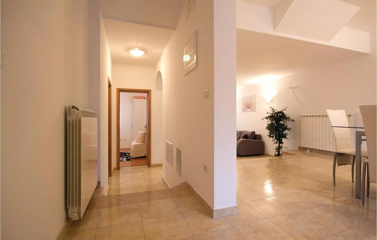 Cozy Apartment In Pula With Wifi
