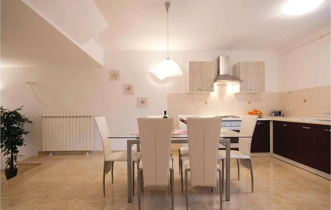 Cozy Apartment In Pula With Wifi