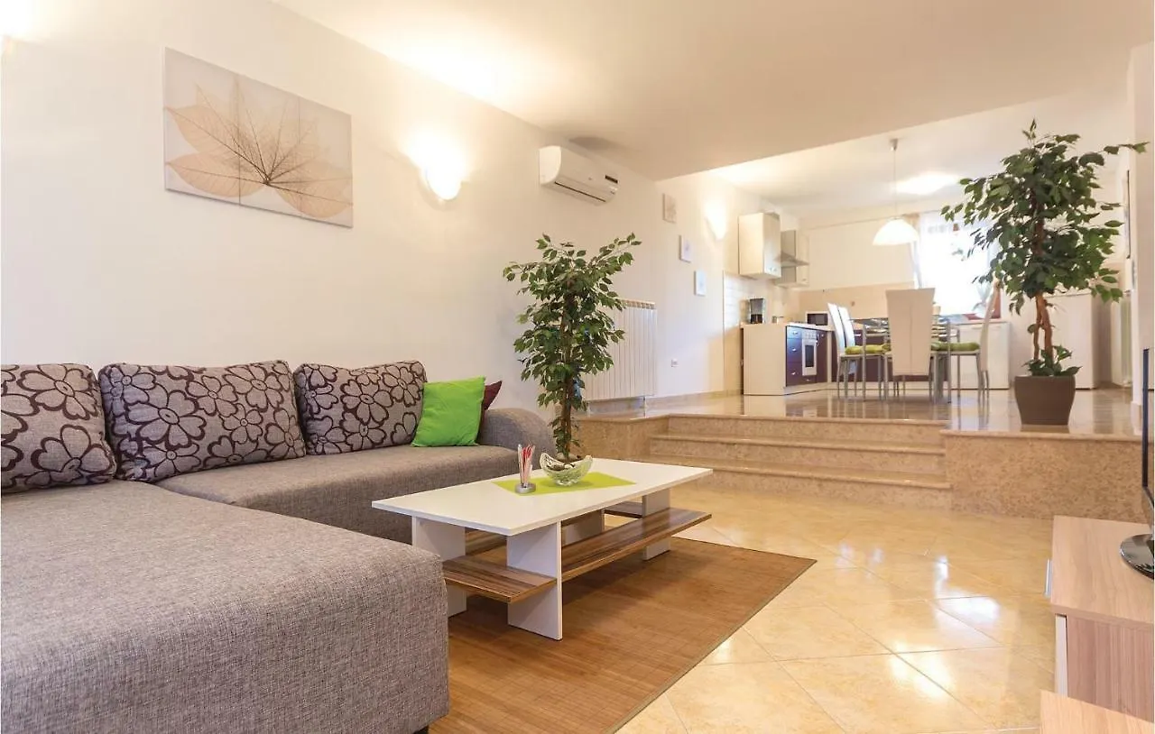 Cozy Apartment In Pula With Wifi